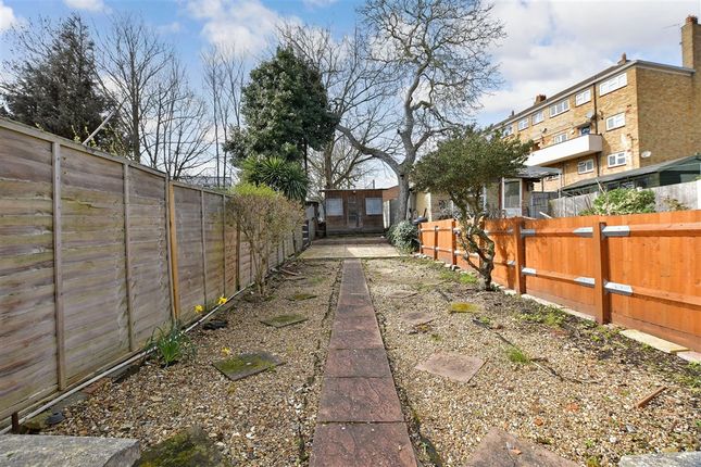 2 bed property, in Shernhall Street, £575,000