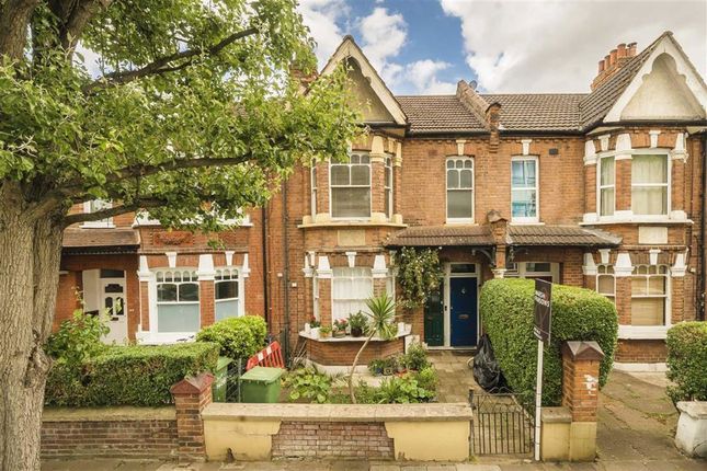 3 bed property, in Larden Road, £475,000