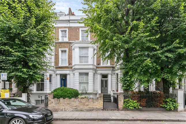 2 bed property, in Leamington Road Villas, £900,000