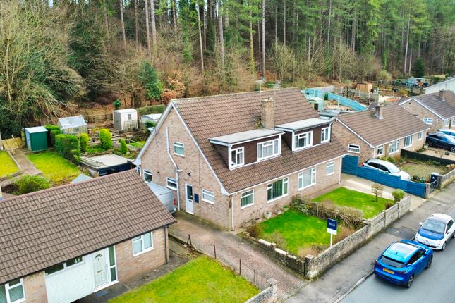 5 bed property, in Forest View, £315,000