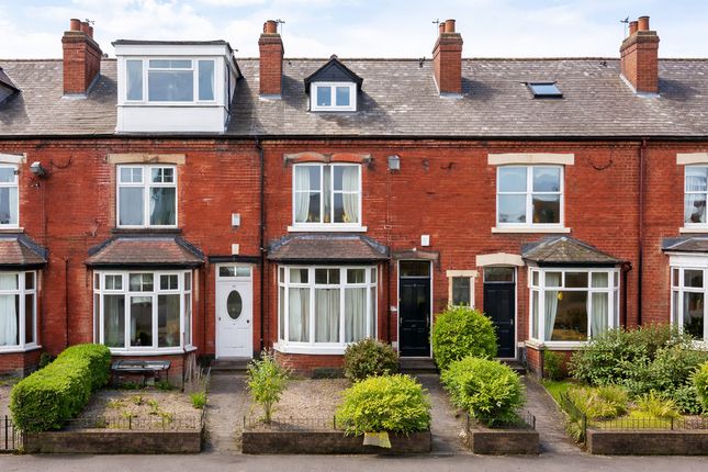 5 bed property, in Ash Road, £275,000
