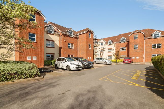 2 bed property, in Loughborough Road, £180,000