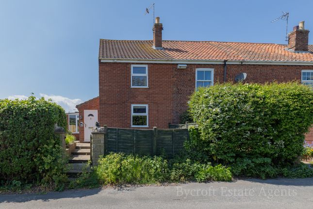 2 bed property, in Pit Road, £200,000