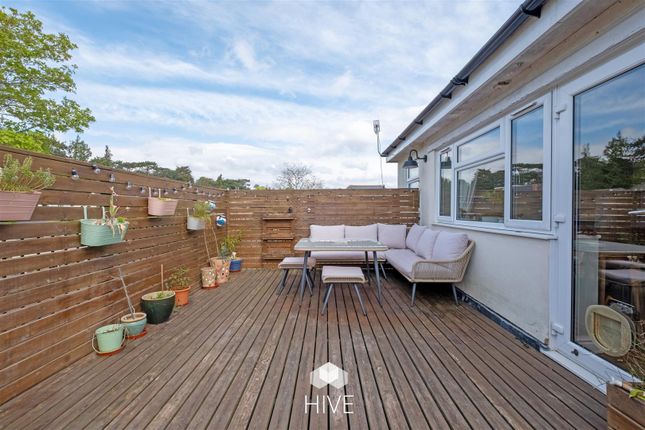 2 bed property, in Alumhurst Road, £315,000