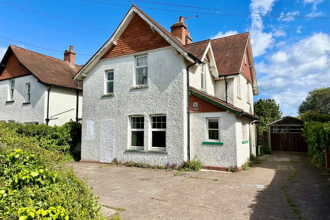 5 bed property, in Salterton Road, £550,000