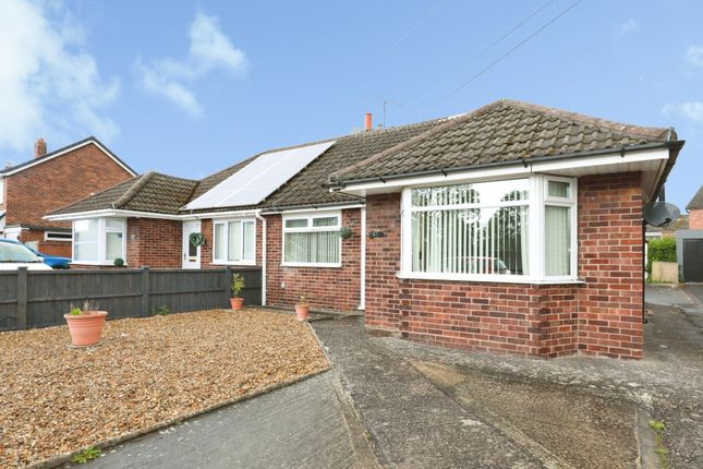 3 bed property, in Merrills Avenue, £155,000