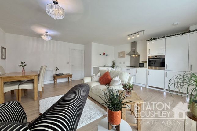 2 bed property, in Harvard Court Goodwill Road, £120,000
