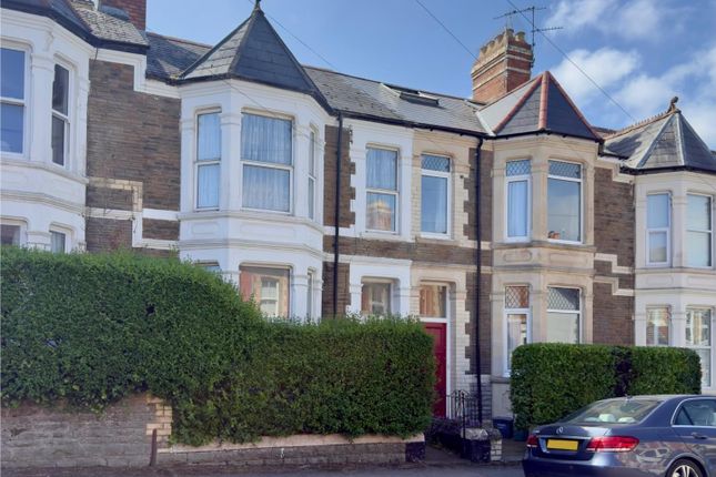 3 bed property, in Grove Place, £395,000