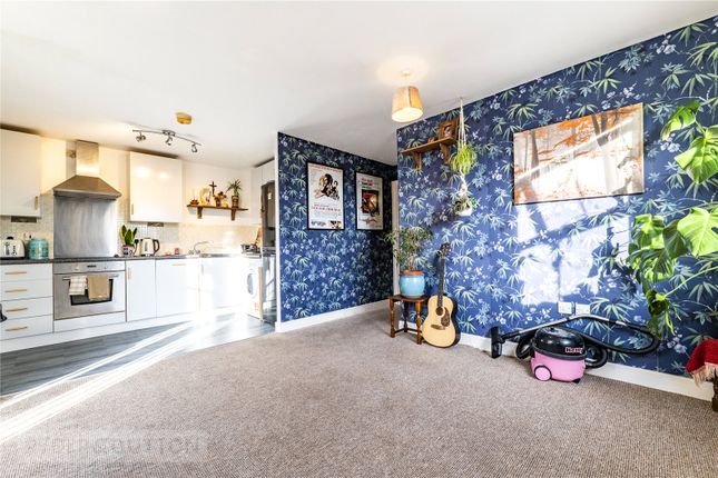 2 bed property, in Queensway, £70,000