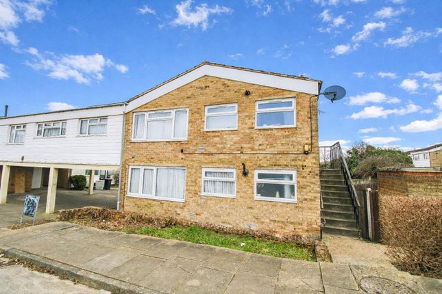 1 bed property, in Five Acres, £135,000
