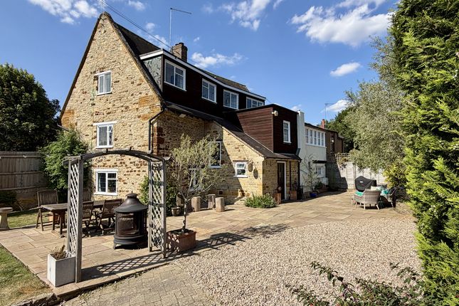 4 bed property, in High Street, £650,000