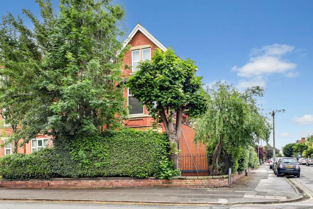 2 bed property, in Musters Road, £160,000