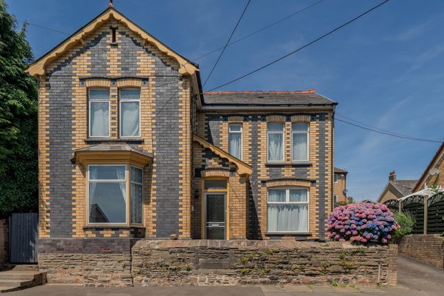 3 bed property, in Alma Place, £250,000