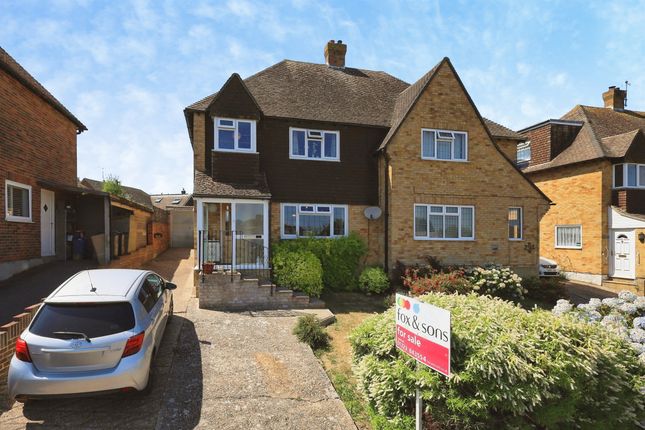 3 bed property, in Harebeating Crescent, £300,000