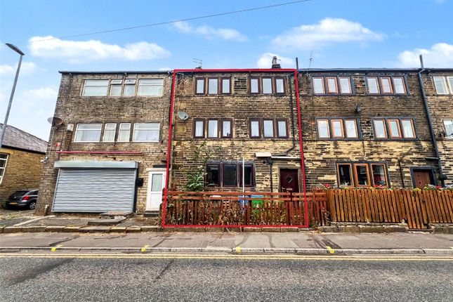 3 bed property, in Smithy Bridge Road, £100,000
