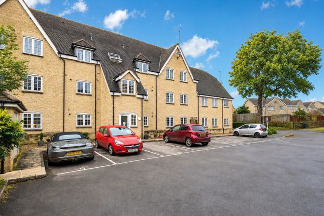 3 bed property, in Courthouse Road, £225,000