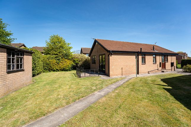 2 bed property, in Wheatcroft, £325,000