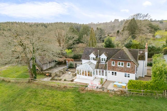 5 bed property, in Battle Road, £900,000