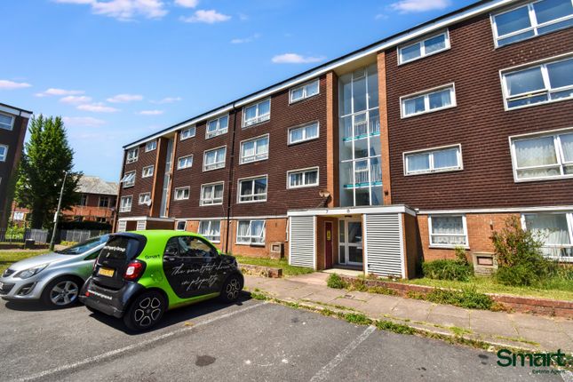 1 bed property, in Prospect Place, £125,000
