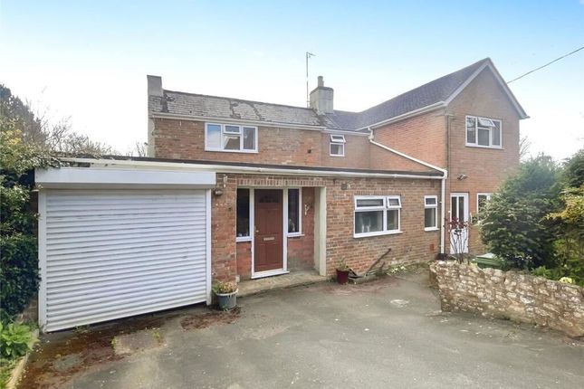5 bed property, in Castle Lane, £600,000