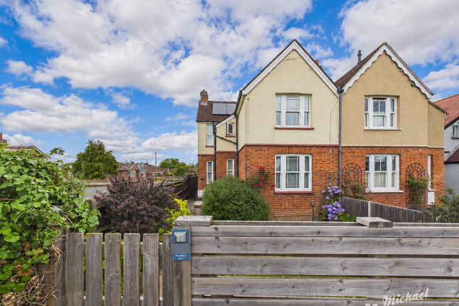 3 bed property, in Mandeville Road, £425,000