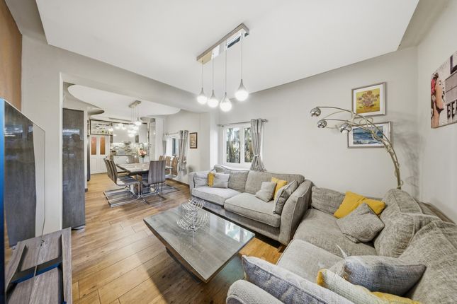 3 bed property, in Dongola Road, £700,000