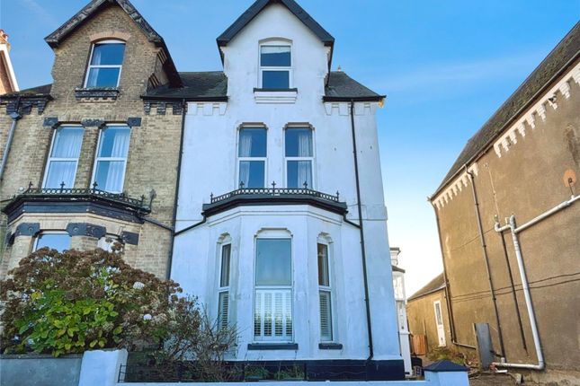 2 bed property, in Oxford Park, £135,000