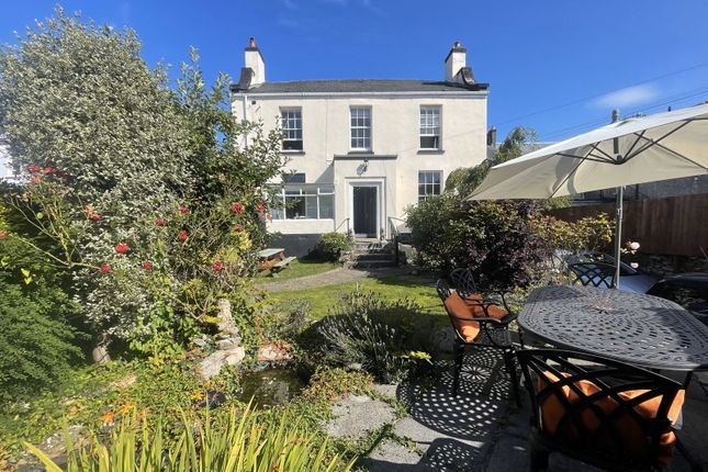5 bed property, in 'the Retreat', £595,000