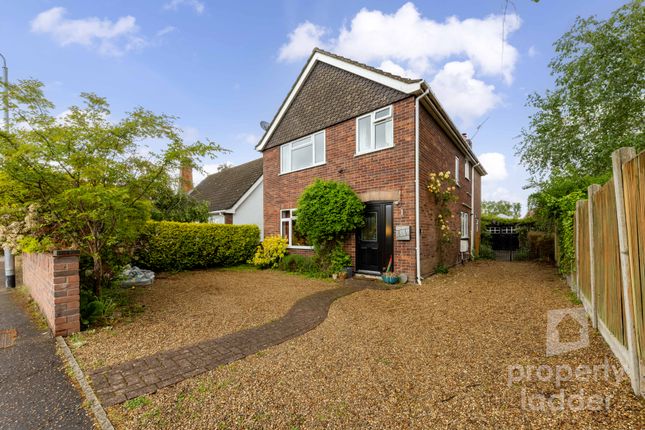 4 bed property, in Heath Close, £400,000