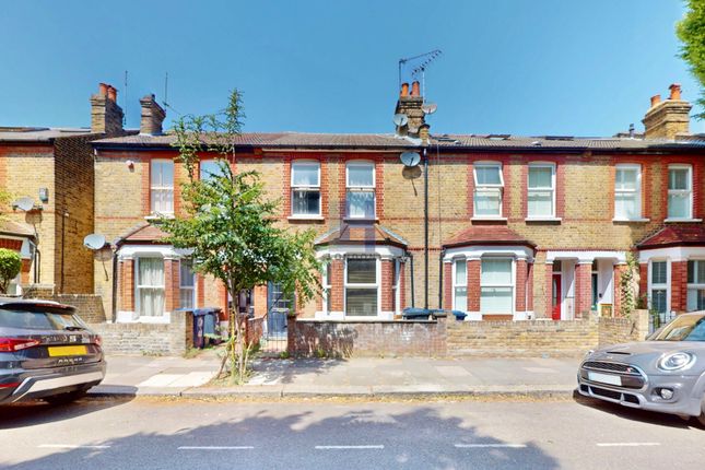 3 bed property, in Salisbury Road, £825,000