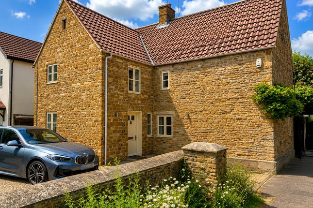 3 bed property, in Pound Lane, £500,000