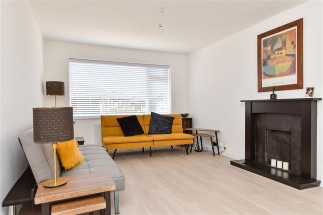 4 bed property, in Arundel Road, £475,000