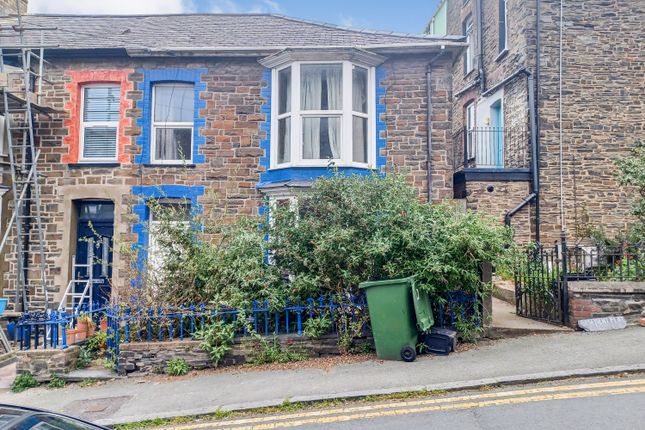 3 bed property, in Vaenor Street, £115,000
