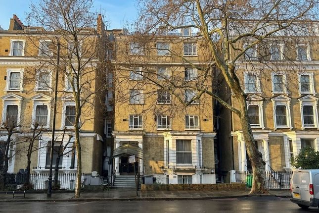 2 bed property, in Flat 8 Fraser House, £450,000