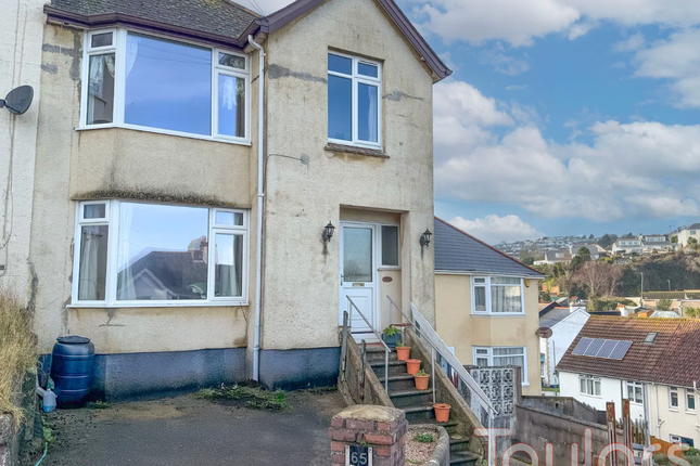 3 bed property, in Barnfield Road, £275,000