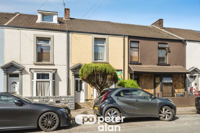 3 bed property, in Argyle Street, £190,000