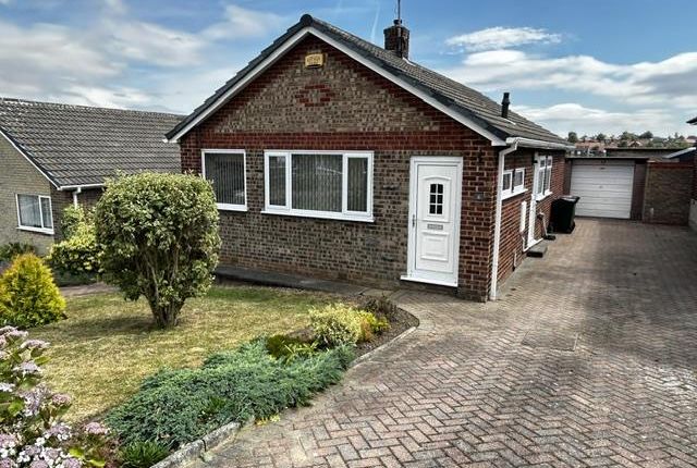 2 bed property, in Tiverton Close, £200,000