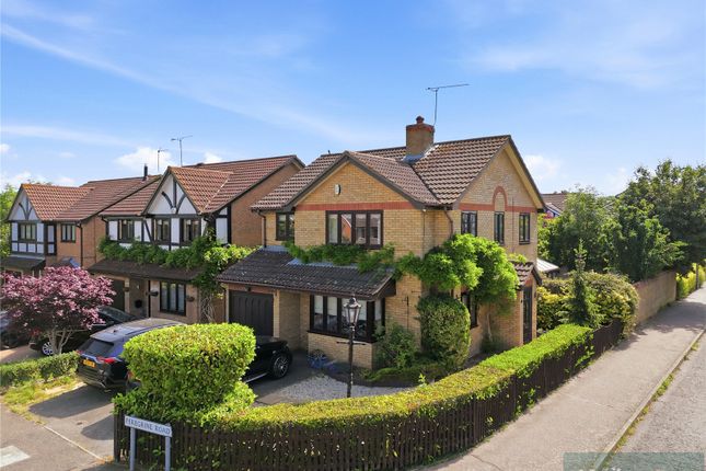 4 bed property, in Peregrine Road, £725,000