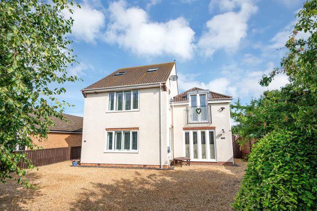 6 bed property, in Willow Lane, £715,000