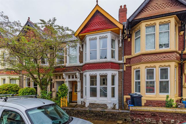 4 bed property, in Kelvin Road, £550,000