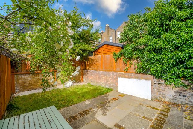 2 bed property, in Silvester Road, £750,000