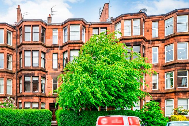 1 bed property, in Flat 1/2 116 Novar Drive, £200,000