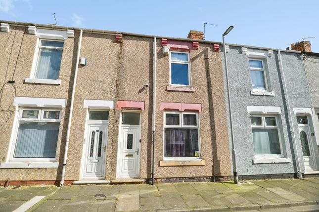 2 bed property, in Charterhouse Street, £30,000
