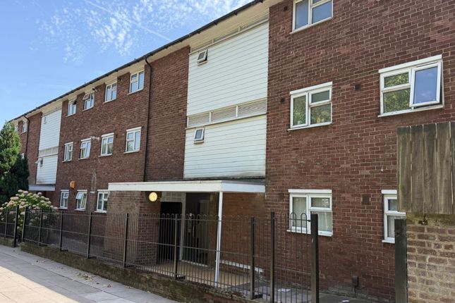 1 bed property, in Utting Avenue, £60,000