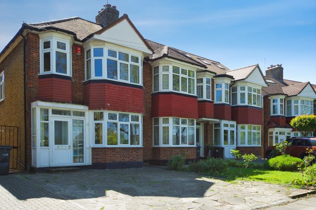 3 bed property, in Barrowell Green, £600,000