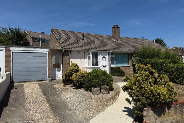 2 bed property, in Heathfield Road, £270,000