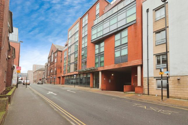 1 bed property, in Rockingham Street, £110,000