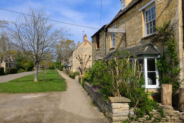 5 bed property, in High Street, £800,000