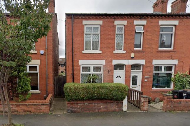 2 bed property, in Islington Road, £160,000