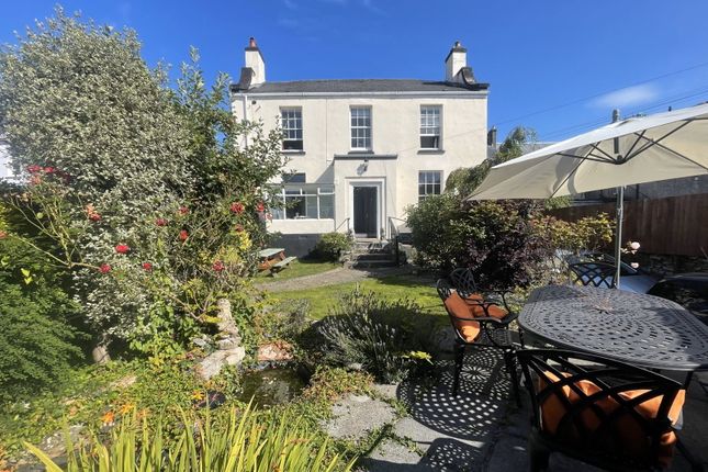 5 bed property, in 'the Retreat', £595,000